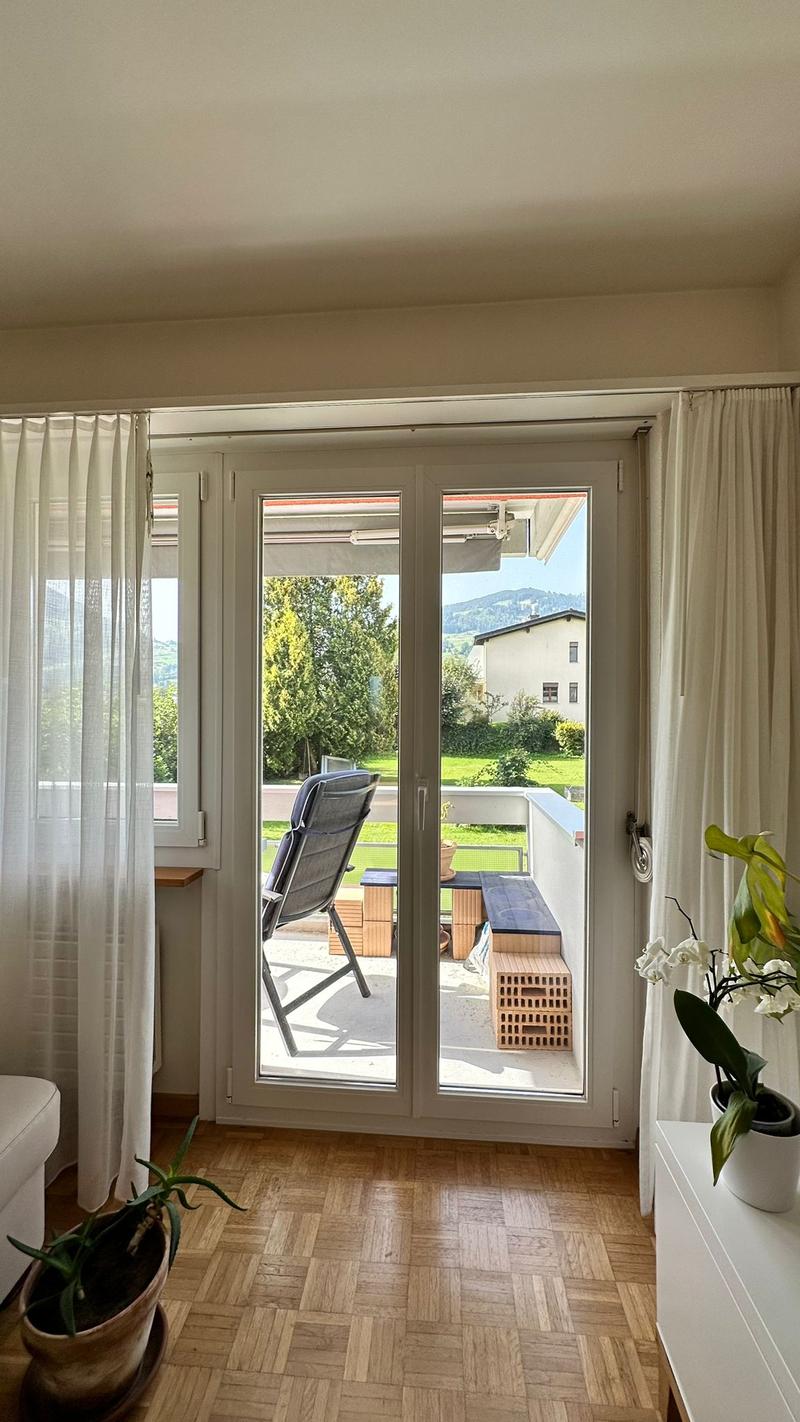schöne 2.5-Zimmerwohnung im Hochparterre an ruhiger Lage mit Weitsicht (5)