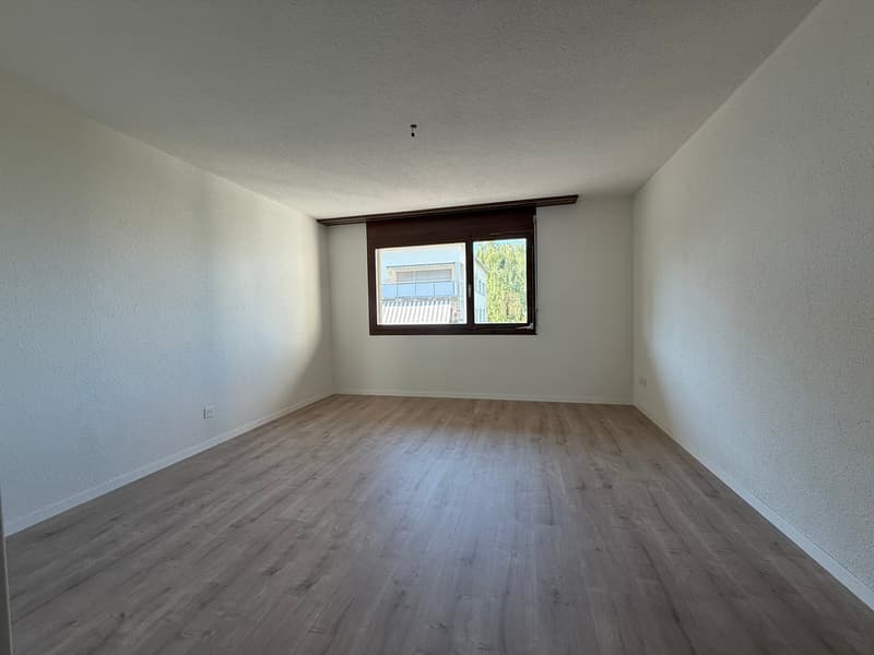 Wohnen auf zwei Ebenen - Attraktive 4.5-Zimmer-Maisonettewohnung mit Sitzplatz in Freienbach (4)