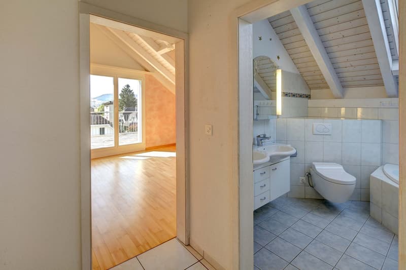 RESERVIERT // 3.5 Zimmer-Dachwohnung mit Aussicht und Raumgefühl // RESERVIERT (13)
