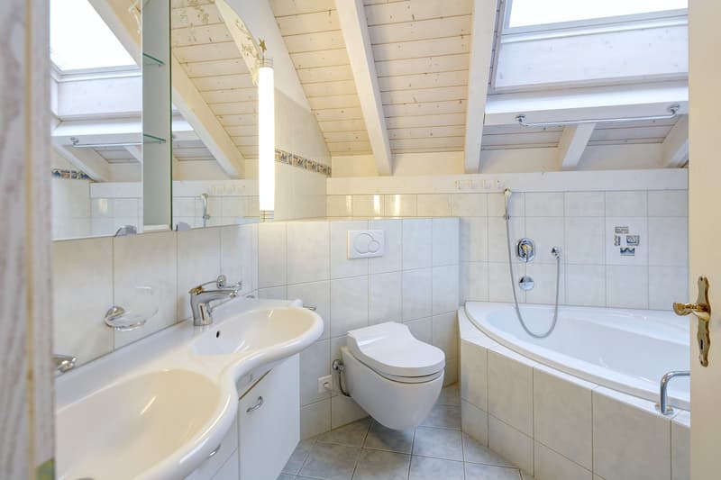 RESERVIERT // 3.5 Zimmer-Dachwohnung mit Aussicht und Raumgefühl // RESERVIERT (14)