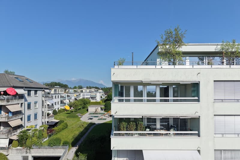 Ruhiges Wohnen, Nähe Zentrum und Hafen – mit Panoramablick (2)
