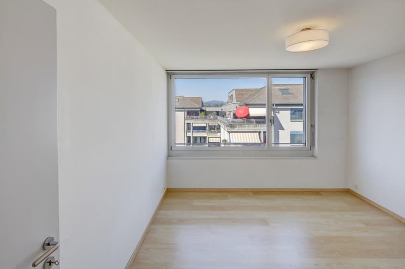 Ruhiges Wohnen, Nähe Zentrum und Hafen – mit Panoramablick (9)