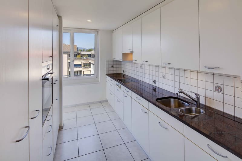 Ruhiges Wohnen, Nähe Zentrum und Hafen – mit Panoramablick (6)