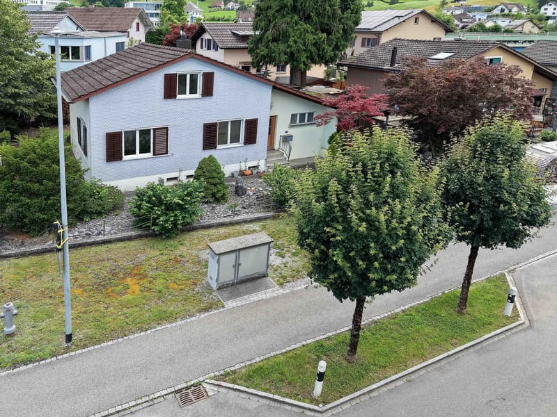 Einfamilienhaus – freistehend, potentialreich, ideal für Familien (2)
