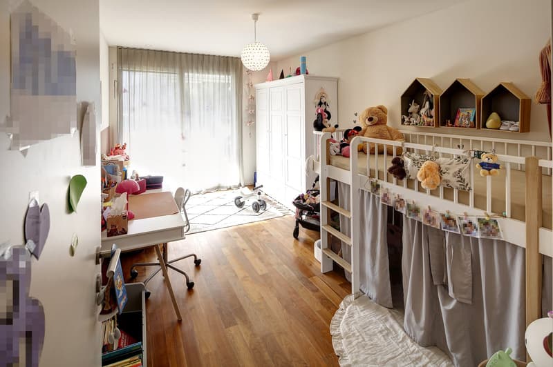 Grosse, exklusive 5.5 Zimmer-Gartenwohnung mit viel Umschwung (20)