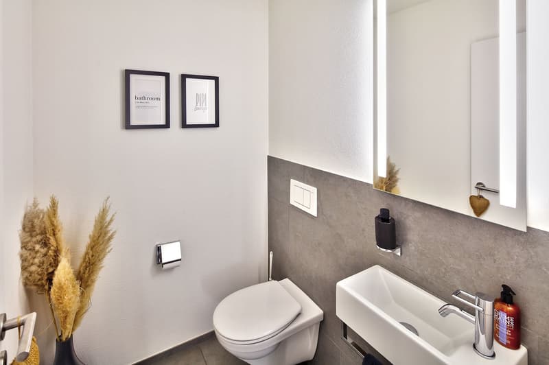 Grosse, exklusive 5.5 Zimmer-Gartenwohnung mit viel Umschwung (18)