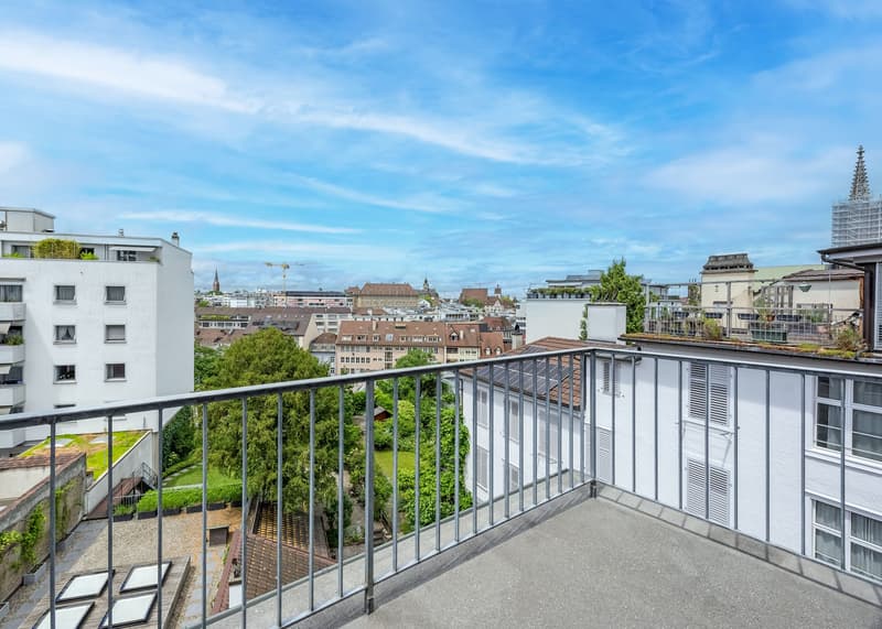 Urbane 3.5 Zimmer-Maisonettedachwohnung im Herzen des Kirschgarten-Quartiers (1)