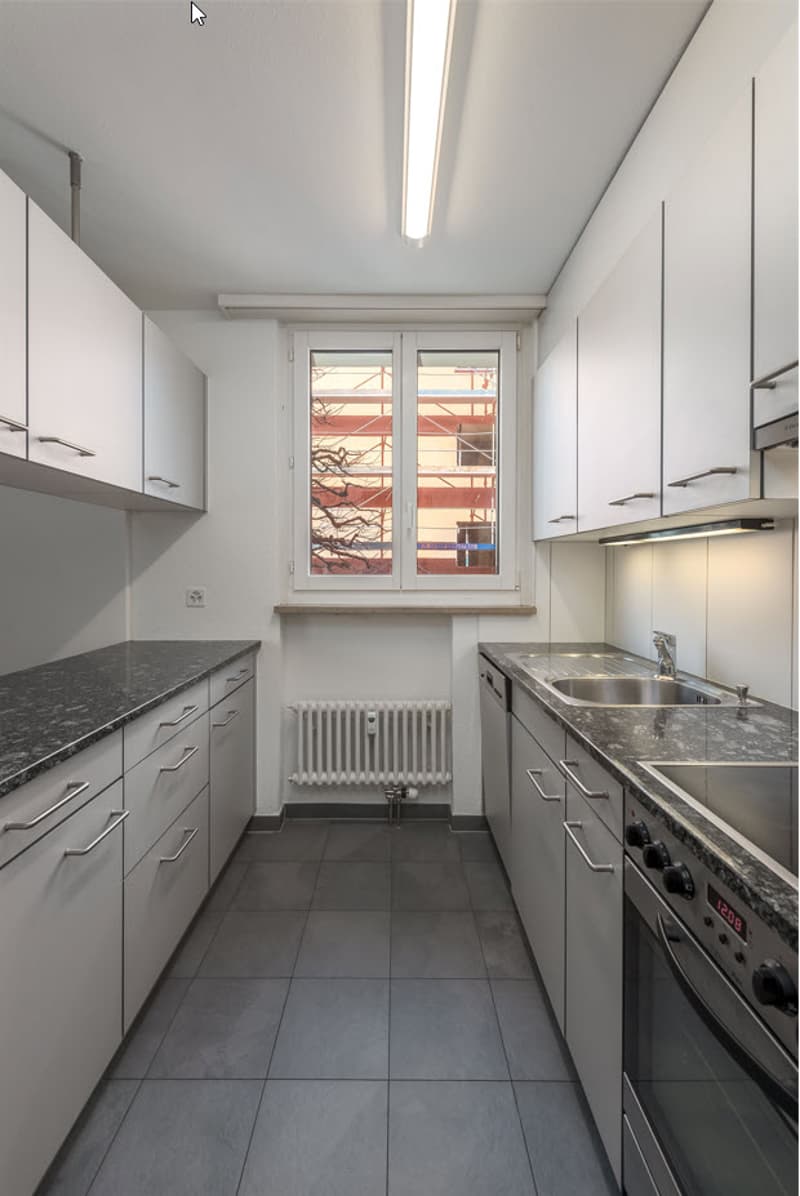 Schöne und helle 4.5 Zimmerwohnung in Binningen (3)