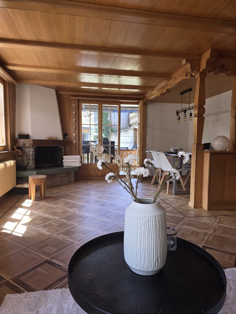 Sonnige 5.5-Zimmer- FERIEN-Wohnung mit Cheminée in Adelboden (1)