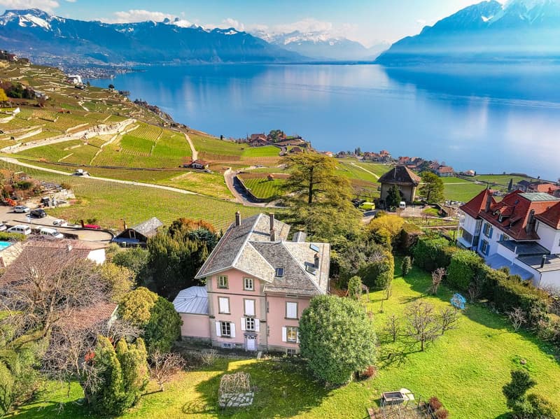 Maison de maître du 19ème siècle bordant les vignes de Lavaux (1)