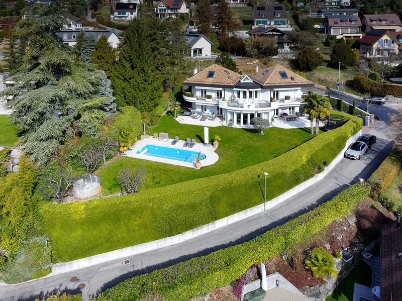 Magnificent detached villa with breathtaking views on the heights of Montreux (1)
