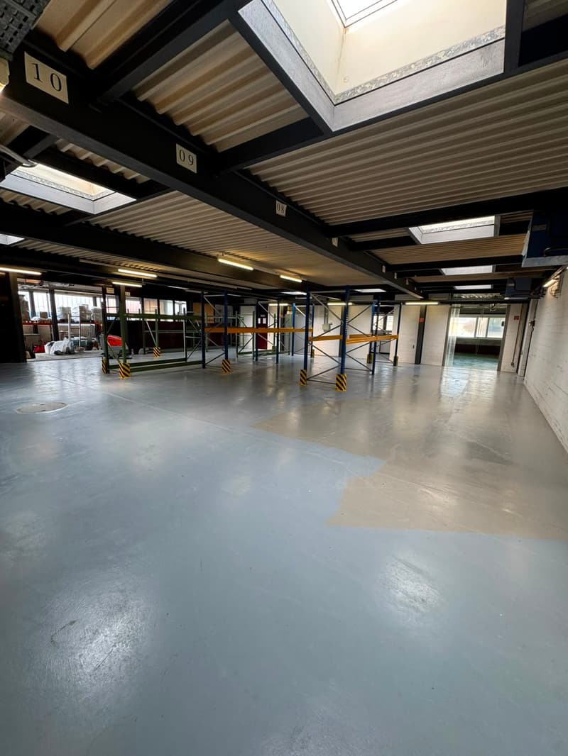 Flexible Büro- und Produktionsflächen an attraktiver Lage in Gossau ZH (2)