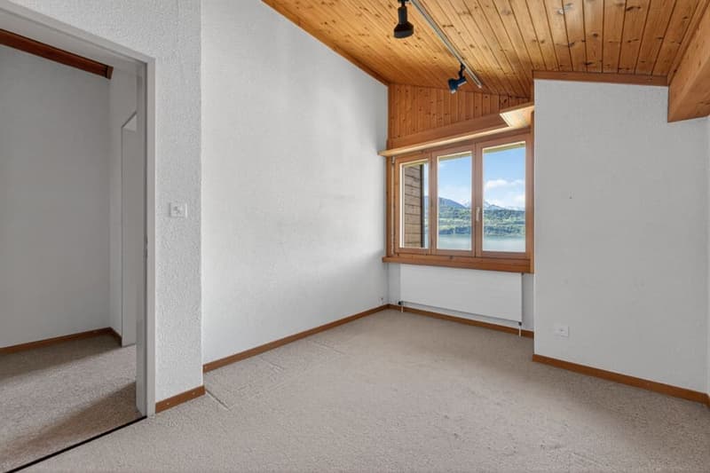 Unverbaubarer Blick auf den Thunersee - Wunderschöne Maisonette-Wohnung - Ihr neues Domizil (9)