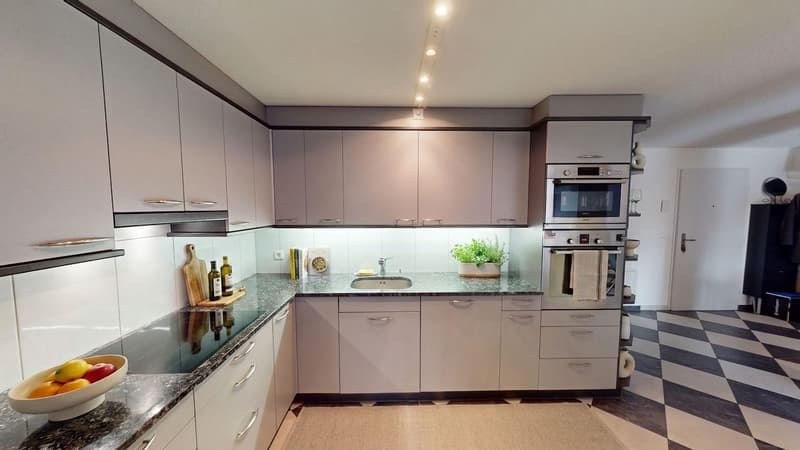 Helle 4-Zimmer-Wohnung mit grossem Balkon in Dietlikon (3)