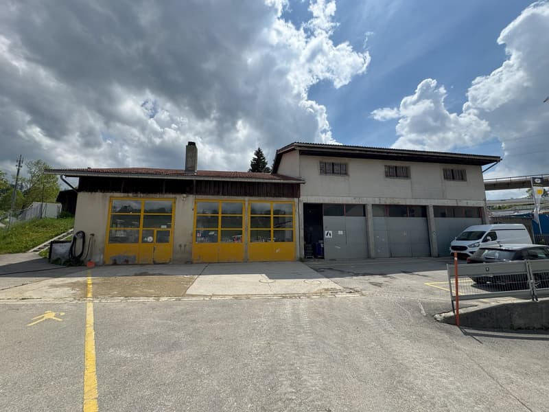 Bâtiments industriels facilement accessibles (2)