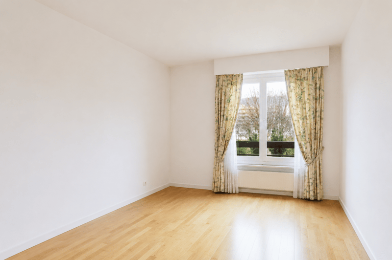 Rare à la vente : Magnifique appartement en première ligne du lac (10)
