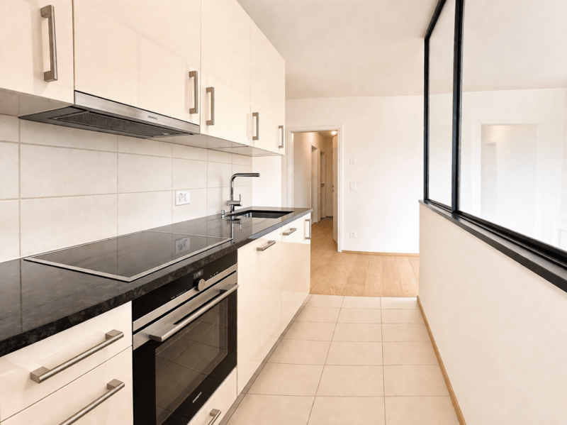 Appartement 5 pièces traversant de standing, avec deux vastes balcons (4)