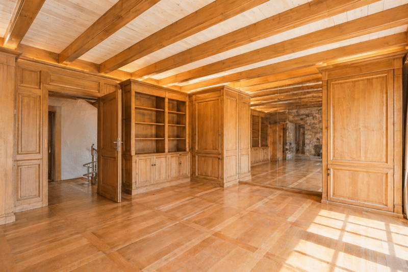 Maison villageoise de caractère aux volumes exceptionnels (5)