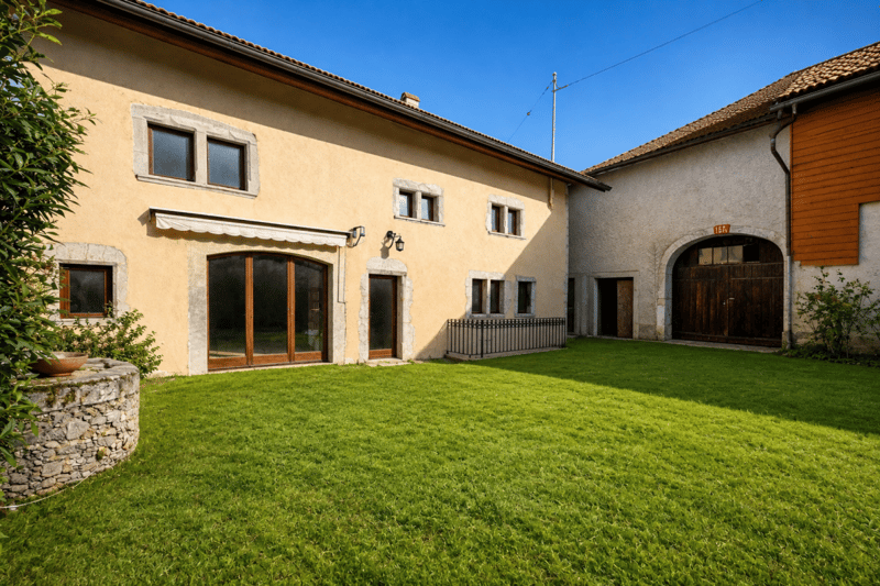 Ensemble immobilier à rénover (4)