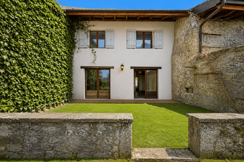 Ensemble immobilier à rénover (6)