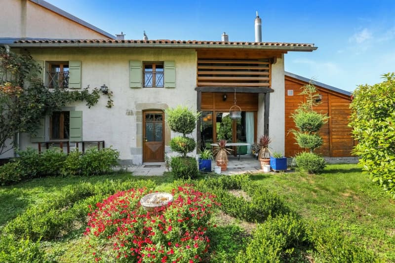 Ravissante villa en campagne avec Jardin en Bordure des Vignobles de Jussy (2)