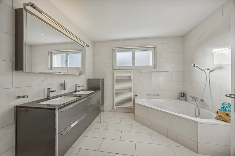 Moderne 4.5-Zimmer-Wohnung mit Balkon und Garage in Wettingen (9)