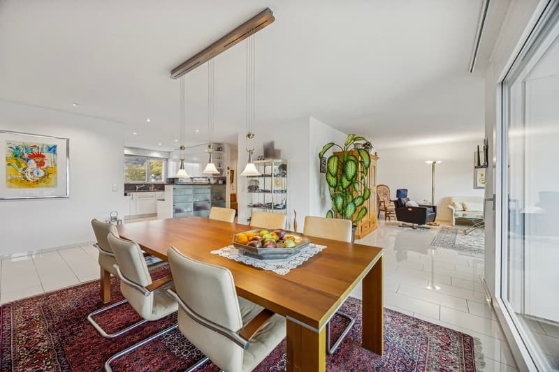 Moderne 4.5-Zimmer-Wohnung mit Balkon und Garage in Wettingen (2)