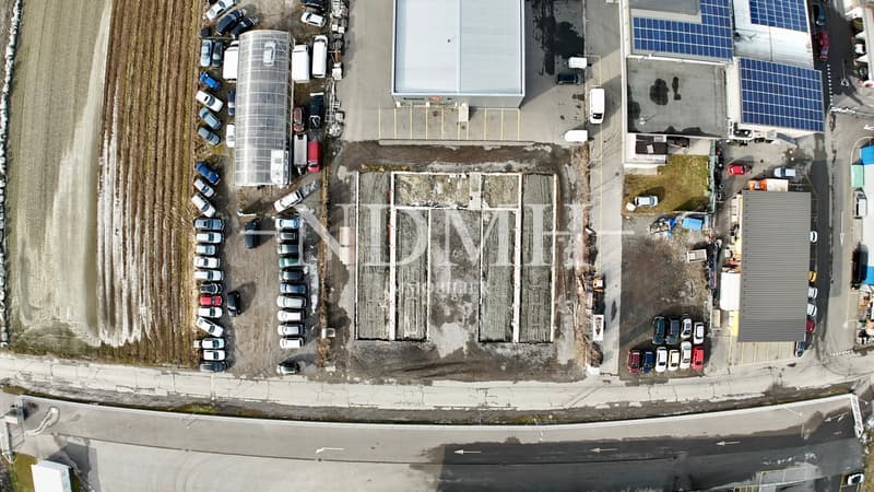 Parcelle exceptionnelle avec projet commercial autorisé (4)