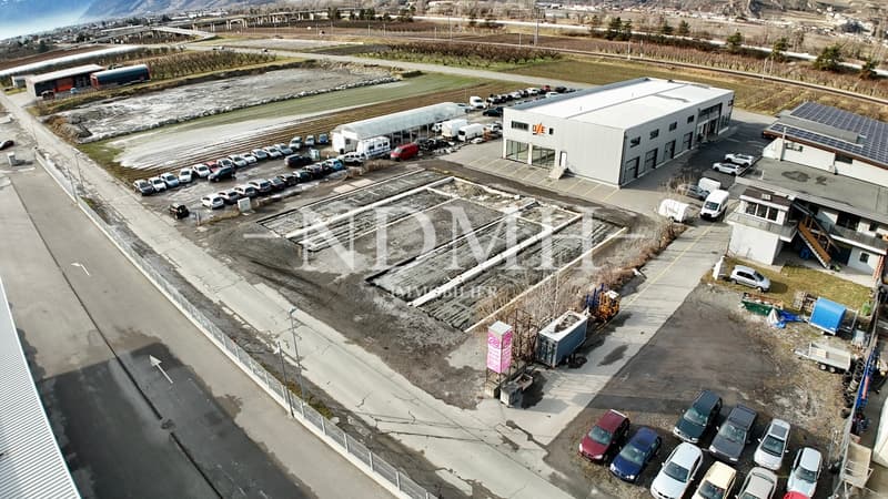 Parcelle exceptionnelle avec projet commercial autorisé (5)