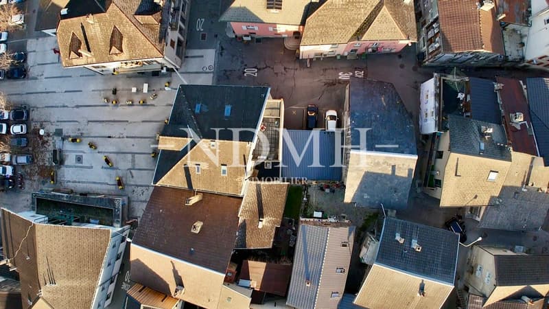 Immeuble mixte à vendre au centre du village (1)