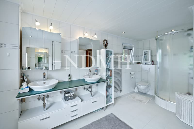 Spacieuse villa aux volumes généreux, avec garage et atelier de 137 m² (9)
