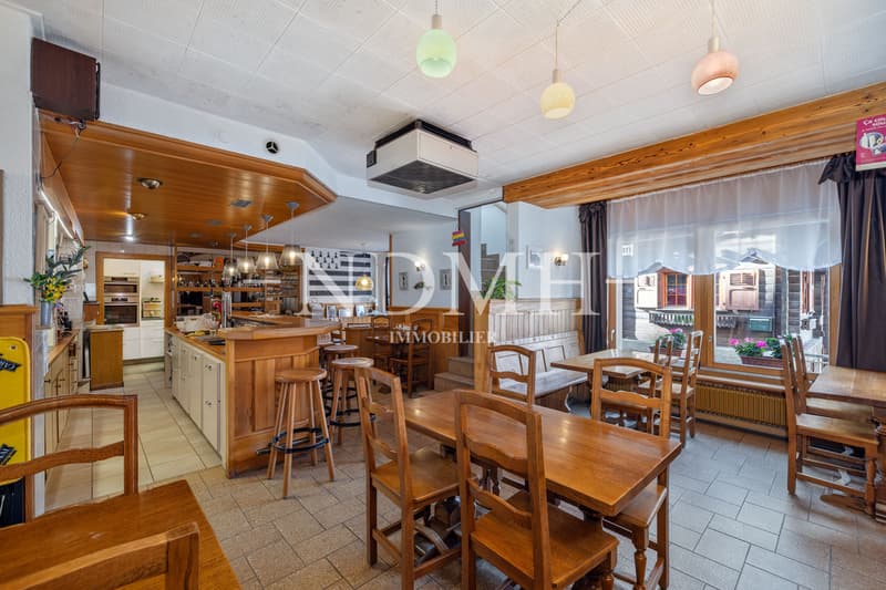 Au coeur du village - maison villageoise avec restaurant (2)