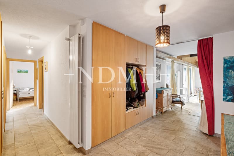 Spacieuse villa de deux appartements (5)