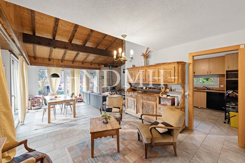 Spacieuse villa de deux appartements (3)