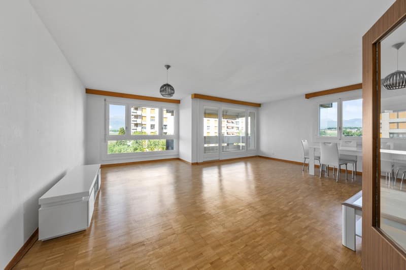 Spacieux appartement de 6 pièces avec une vue panoramique sur le Jura (6)