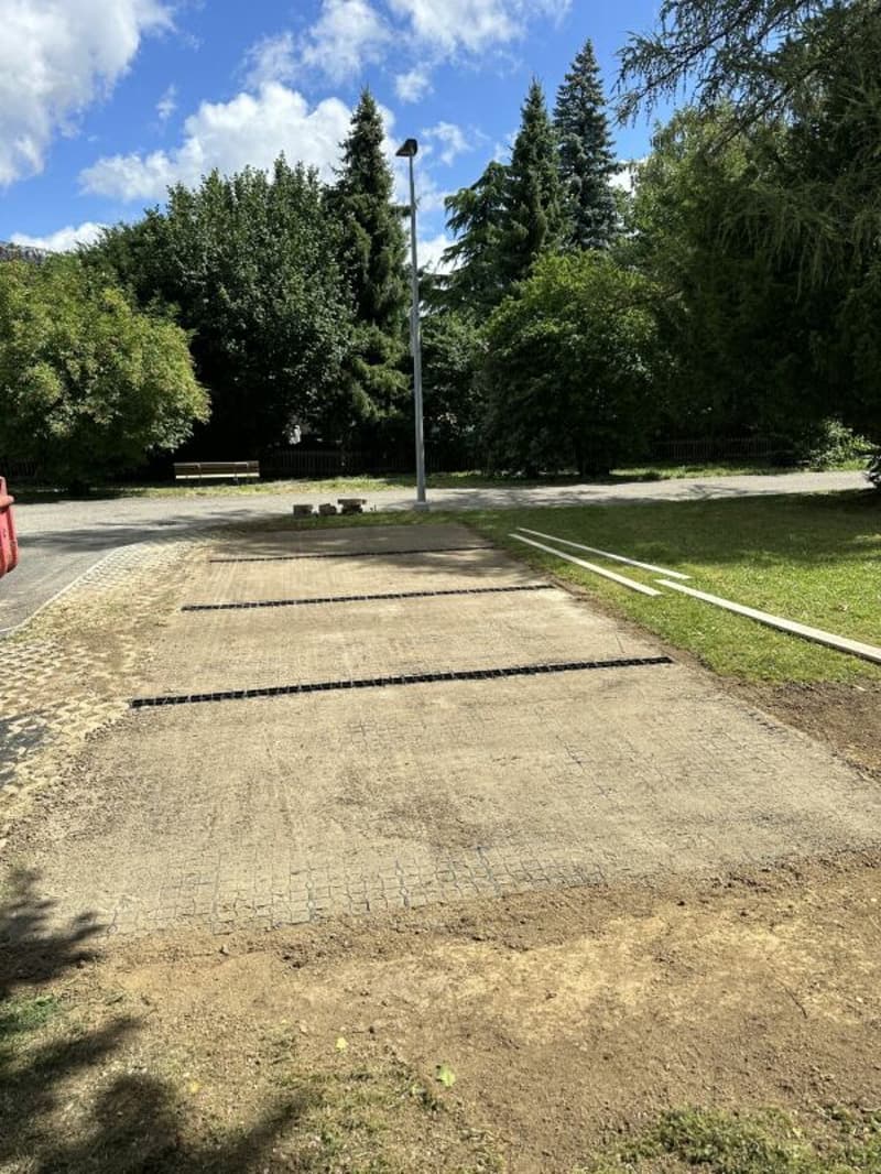 AUSSENPARKPLÄTZE IN GRENCHEN SO ZU VERMIETEN (3)