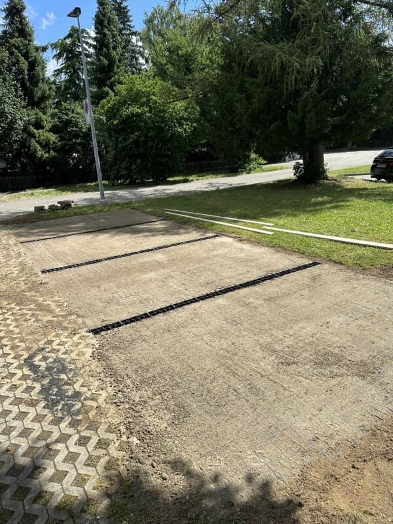 AUSSENPARKPLÄTZE IN GRENCHEN SO ZU VERMIETEN (4)