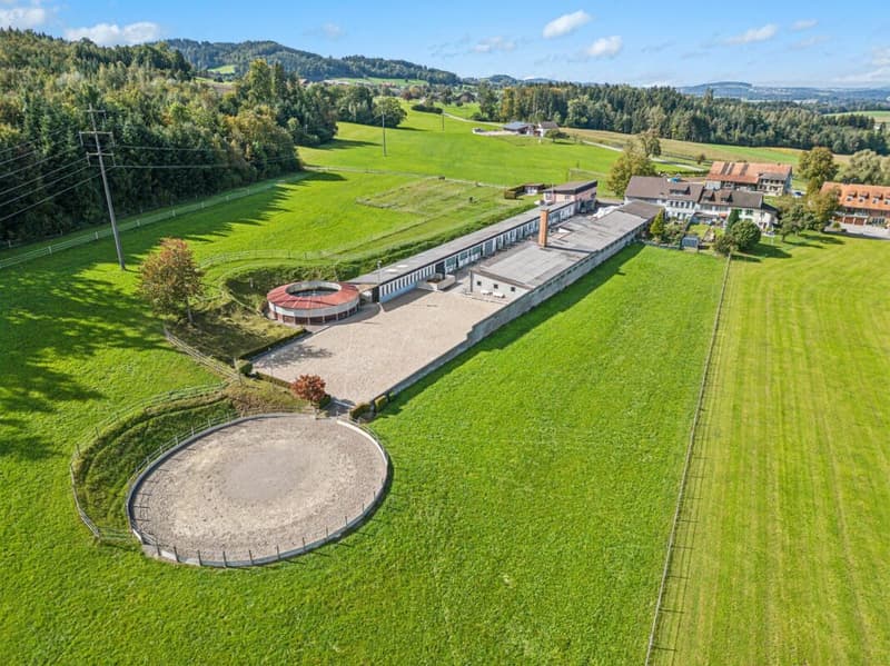 REITSPORTZENTRUM MIT VIELFÄLTIGER INFRASTRUKTUR UND AUSBAUMÖGLICHKEITEN (4)