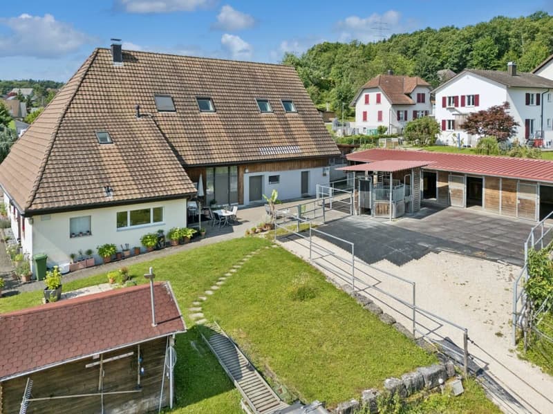 REITSPORTIMMOBILIE MIT ZWEI WOHNEINHEITEN UND DER MÖGLICHKEIT ZUR INDIVIDUELLEN PFERDEHALTUNG (2)