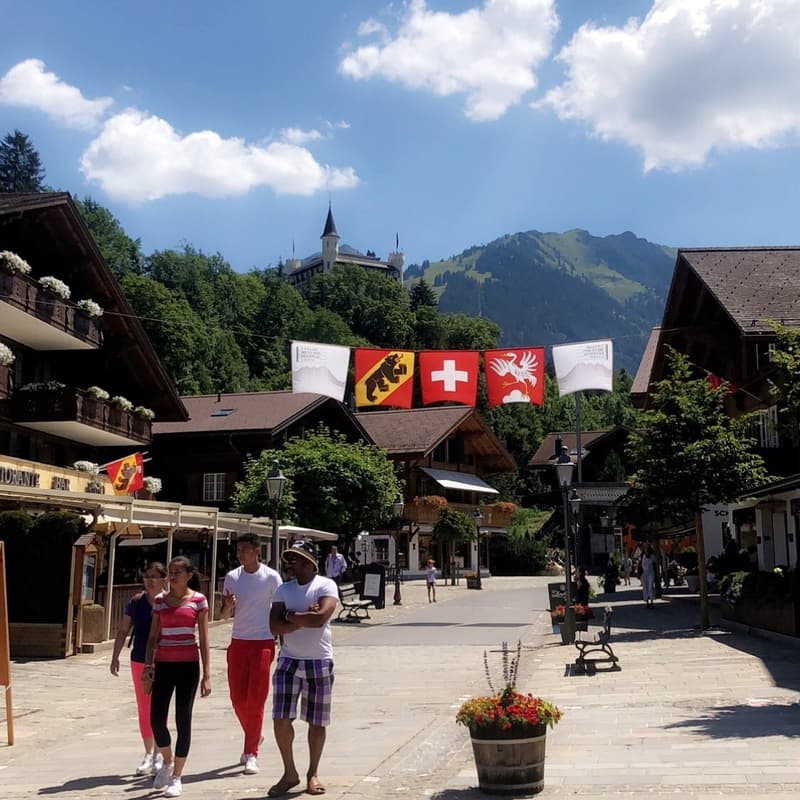 Retail Space with the best position at Promenade in Gstaad (2)