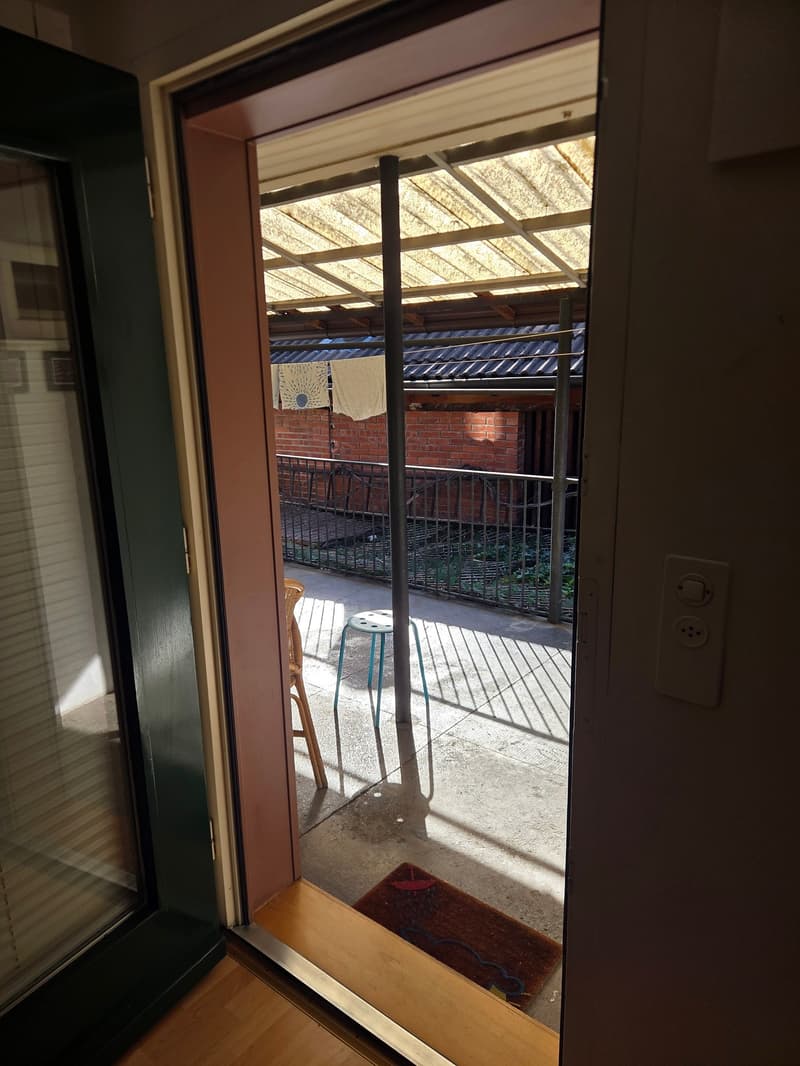 Gemütliches Studio mit Balkon an der Hauptstrasse in Binningen (7)