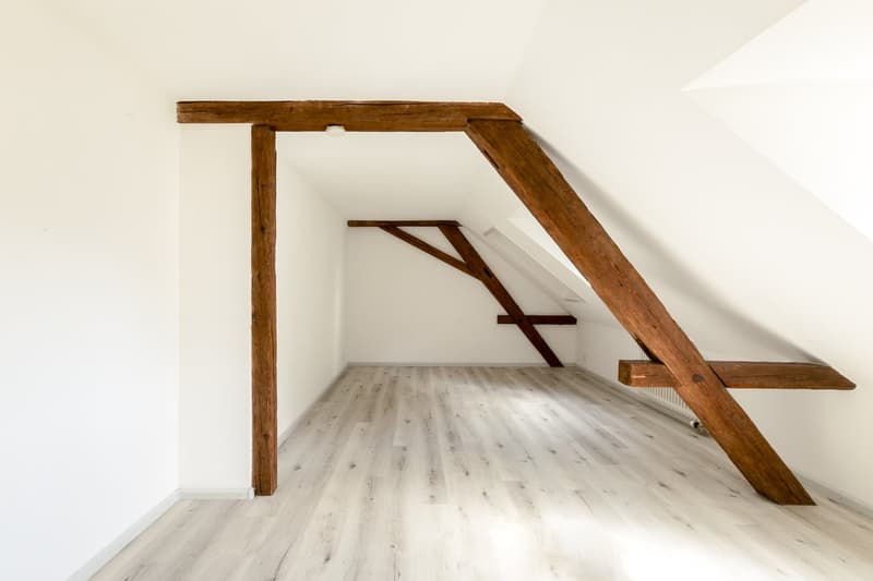 Helle 3,5 Zimmer-Dachwohnung nähe Kronenplatz (10)