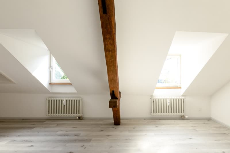 Helle 3,5 Zimmer-Dachwohnung nähe Kronenplatz (11)