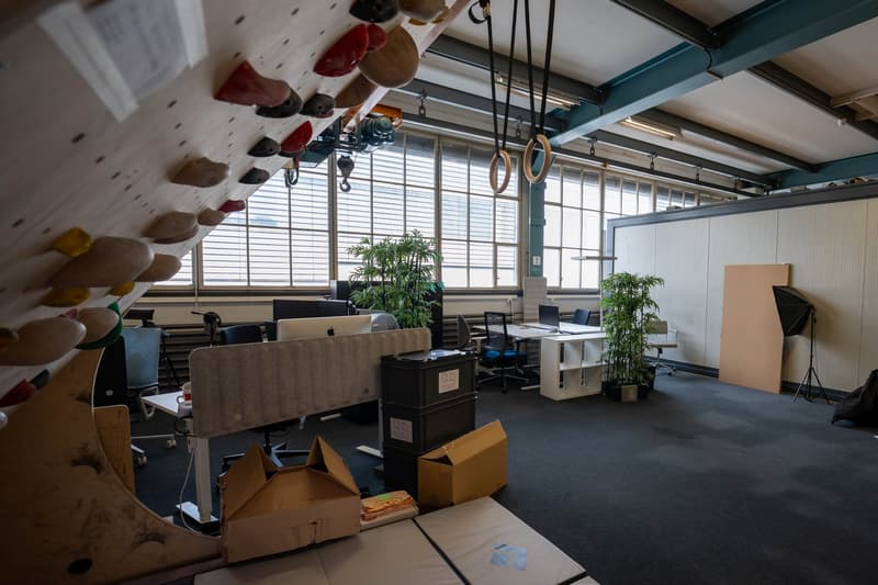 Coworking Desk in Fabrikhalle - diverse Abomodelle (4)