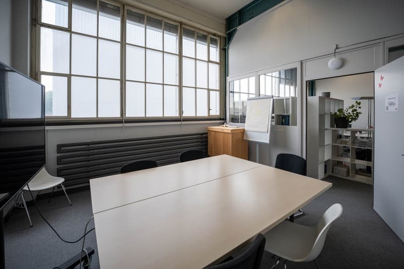Fixer Arbeitsplatz im Shared Office in kreativer Fabrikhallen-Umgebung mit All-Inklusive-Service (5)