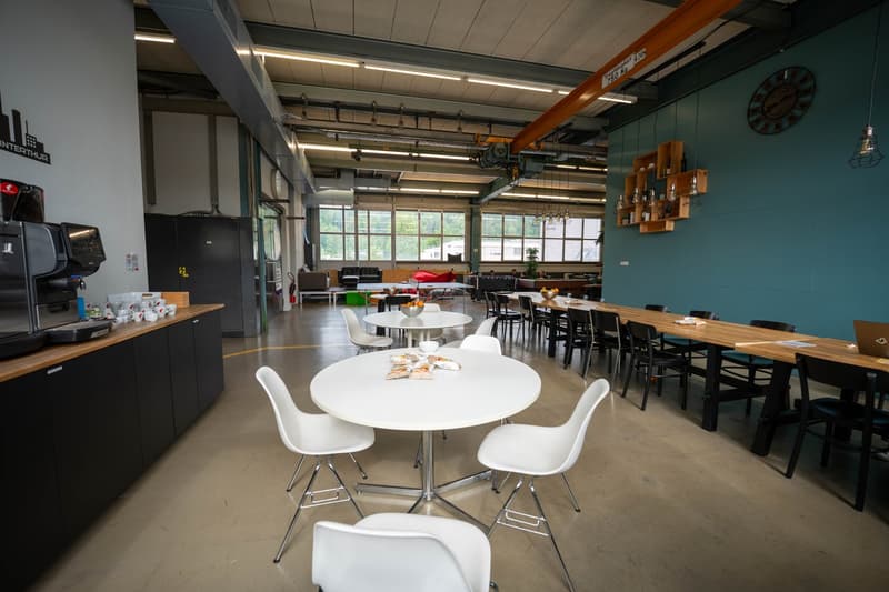 Fixer Arbeitsplatz im Shared Office in kreativer Fabrikhallen-Umgebung mit All-Inklusive-Service (14)