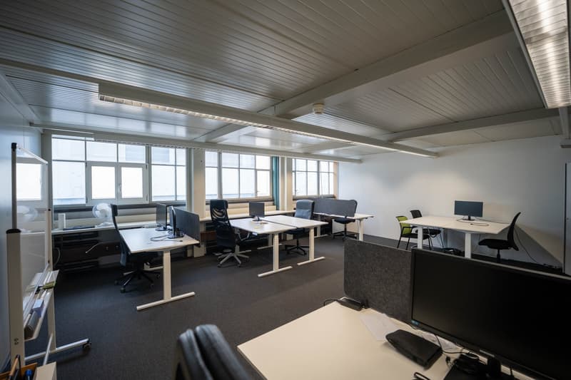 Fixer Arbeitsplatz im Shared Office in kreativer Fabrikhallen-Umgebung mit All-Inklusive-Service (2)