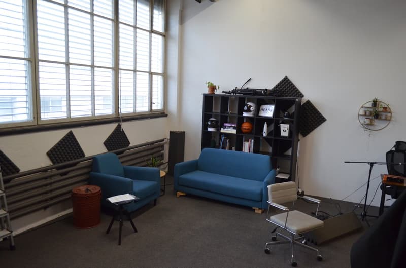 Grosses Büro in kreativer Fabrikhalle (2)