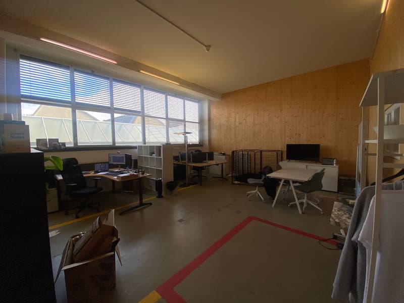 Günstiges Büro in kreativer Fabrikhalle (2)