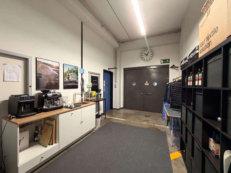 Grosszügiges Büro im EG in kreativer Fabrikhalle (6)